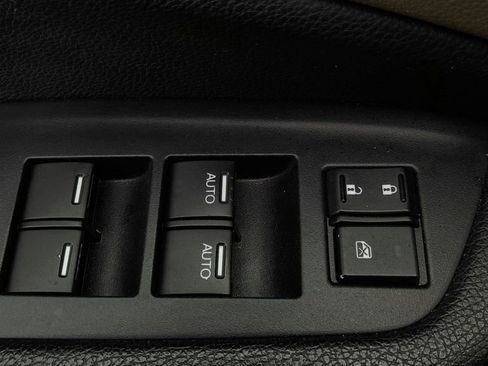 Used 2018 Honda Pilot EX image 16