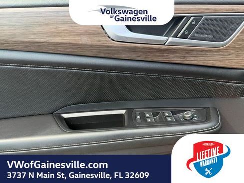 Certified 2024 Volkswagen Atlas SEL Premium R-Line AWD/4WD image 17