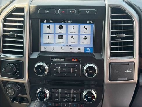 Used 2017 Ford F150 Platinum w/ Equipment Group 701A Luxury AWD/4WD image 15