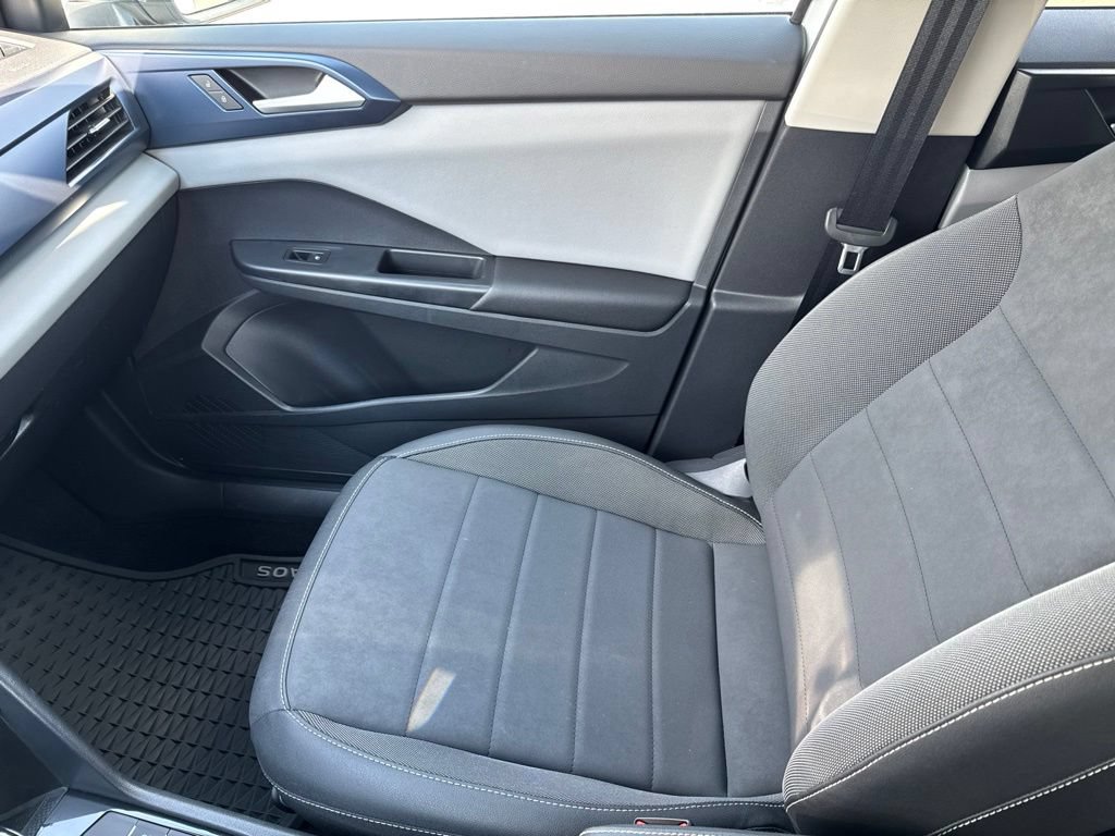 Certified 2023 Volkswagen Taos SE FWD image 22