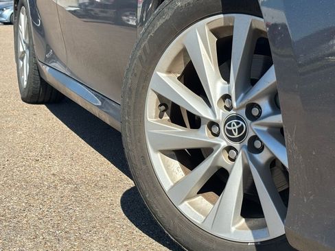 Used 2022 Toyota Camry LE w/ Convenience Package image 2