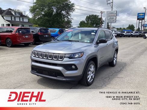 Used 2022 Jeep Compass Latitude AWD/4WD image 3