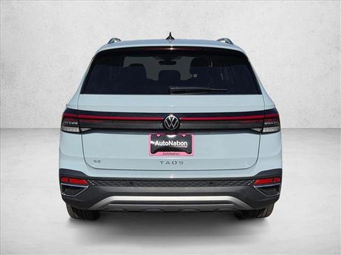New 2026 Volkswagen Taos SE FWD image 8