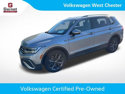 Certified 2024 Volkswagen Tiguan SE AWD/4WD image 1