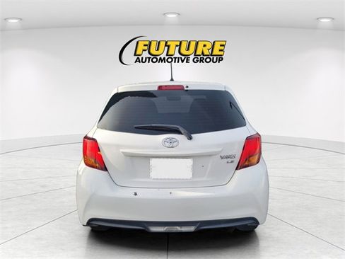 Used 2015 Toyota Yaris L image 4