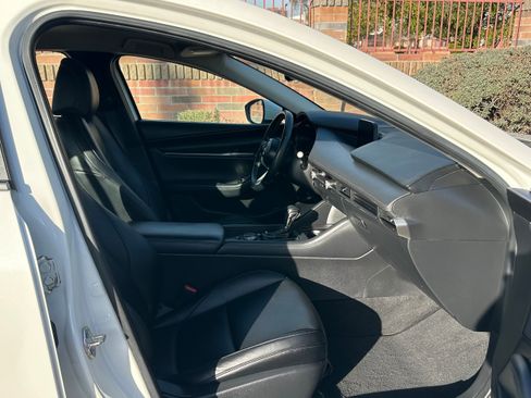 Used 2020 MAZDA MAZDA3 Sedan w/ Select Package FWD image 11