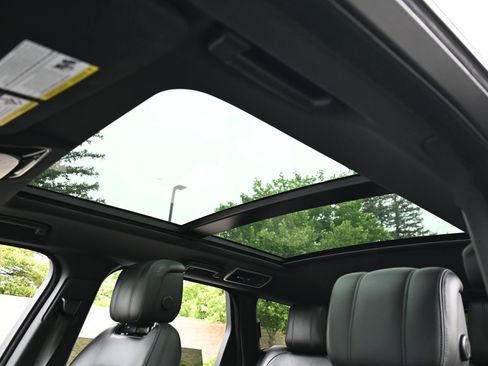 Used 2018 Land Rover Range Rover Sport HSE AWD/4WD image 14