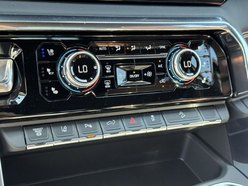 New 2025 GMC Sierra 2500 Denali Ultimate w/ Max Trailering Package image 17