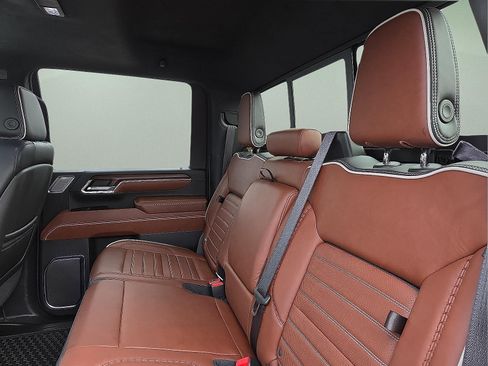 Used 2024 GMC Sierra 2500 Denali Ultimate w/ Max Trailering Package image 10