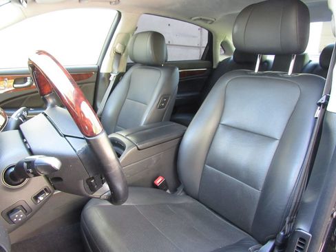 Used 2014 Hyundai Equus Signature RWD image 11