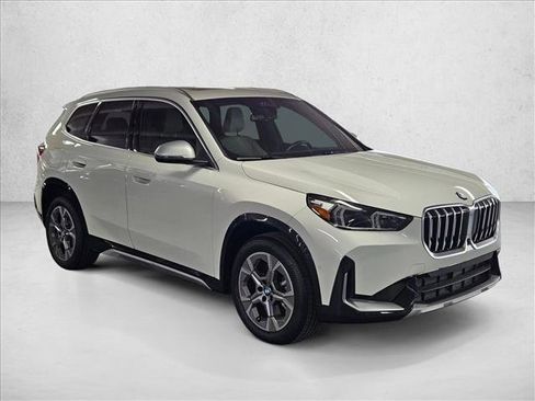 Certified 2024 BMW X1 xDrive28i w/ Technology Package image 3