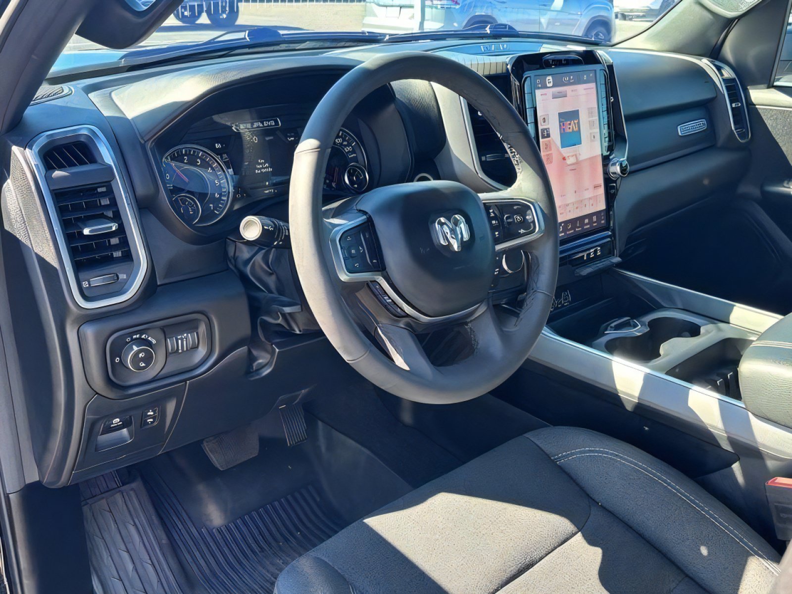 Used 2025 RAM 1500 Big Horn AWD/4WD image 18