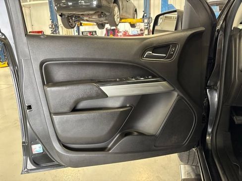 Used 2018 Chevrolet Colorado LT w/ Luxury Package, Chrome AWD/4WD image 14