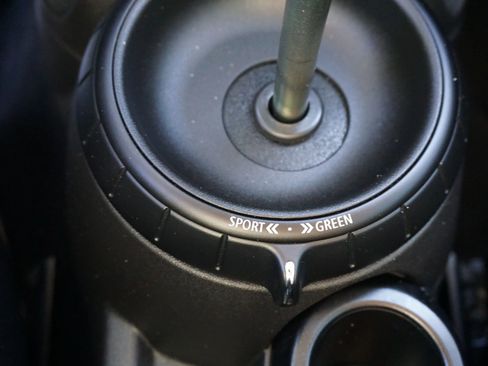 Used 2015 MINI Cooper S image 23