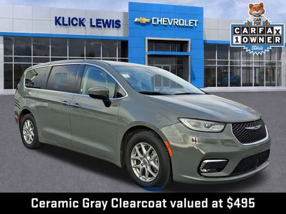 Used 2023 Chrysler Pacifica Touring-L
