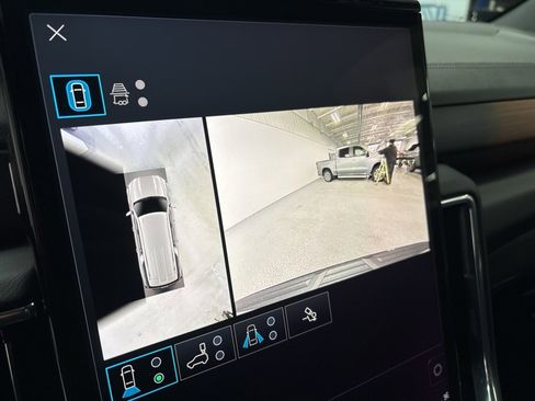 Used 2025 GMC Yukon XL Denali image 22