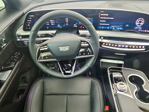 Used 2025 Cadillac Lyriq Sport AWD/4WD image 38