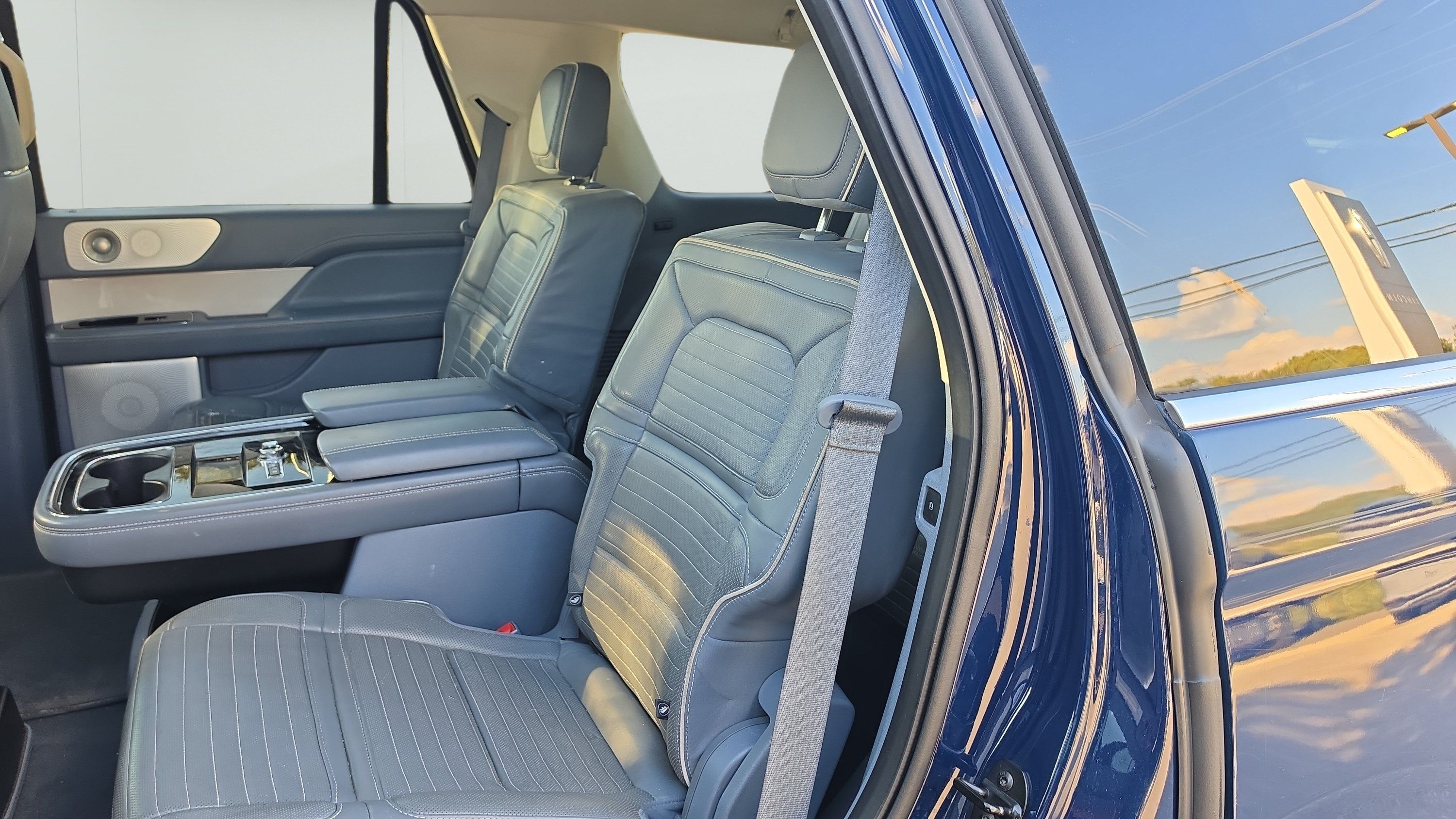 Used 2018 Lincoln Navigator Black Label w/ Cargo Package AWD/4WD image 19