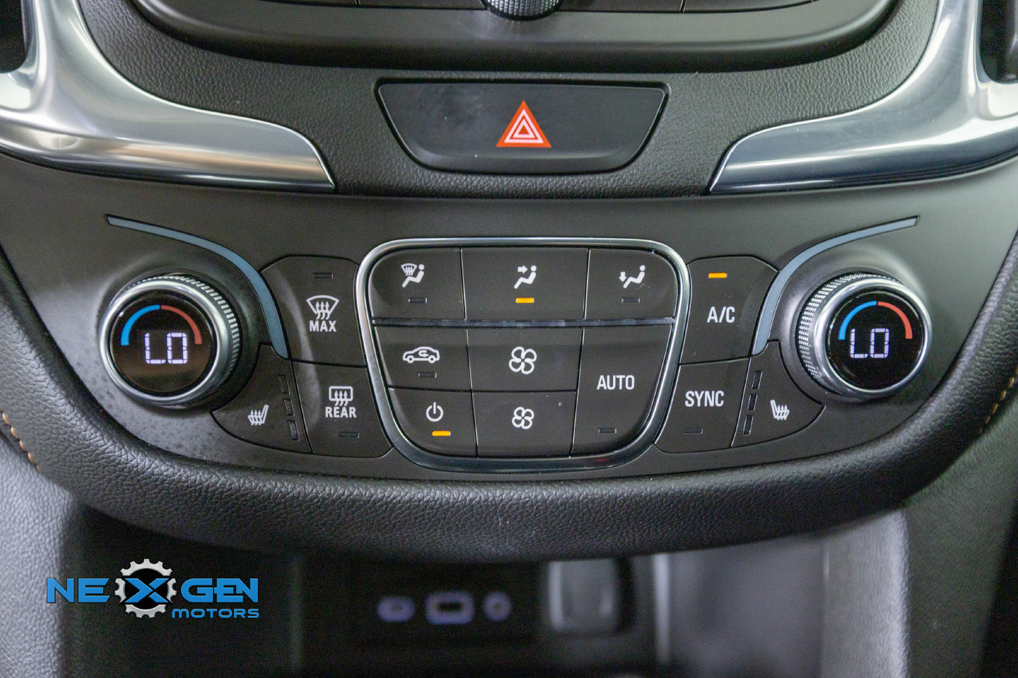 Used 2021 Chevrolet Equinox Premier AWD/4WD image 22