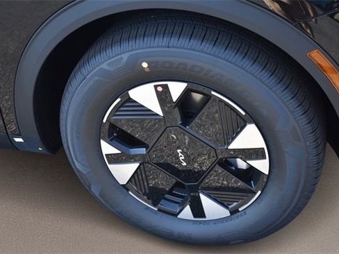 New 2026 Kia Sportage LX image 11