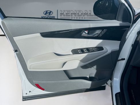 Used 2019 Kia Sorento SX image 19