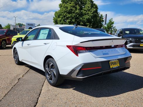 New 2025 Hyundai Elantra Sport image 3