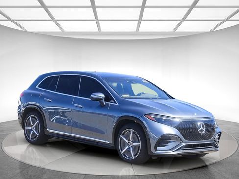 Used 2023 Mercedes-Benz EQS 580 4MATIC SUV w/ Acoustic Comfort Package image 4