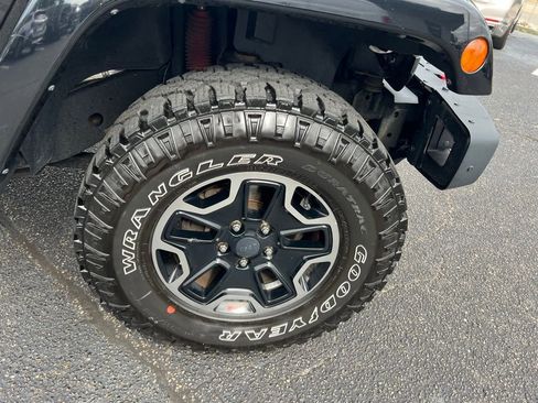 Used 2016 Jeep Wrangler Unlimited Rubicon AWD/4WD image 24