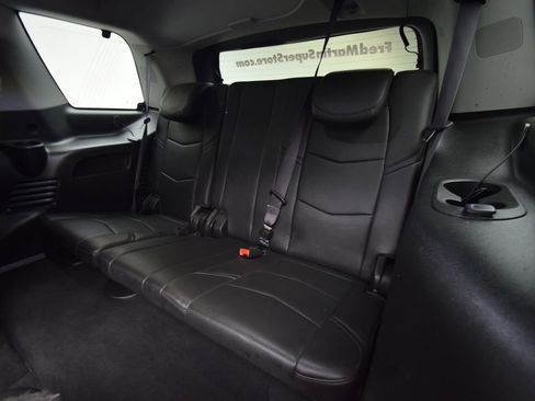 Used 2015 Cadillac Escalade Premium image 15