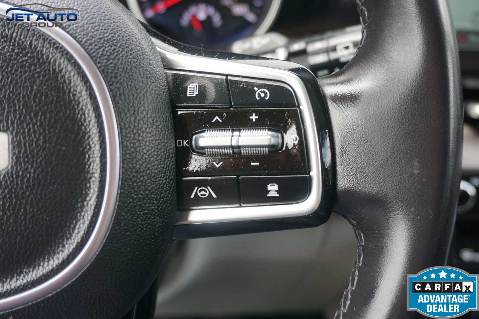 Used 2023 Kia Carnival EX FWD image 43