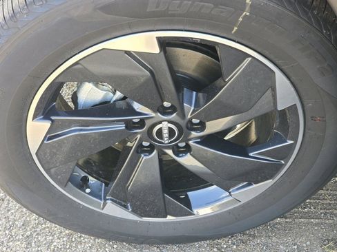 New 2026 Nissan Rogue SV w/ SV Premium Package image 18