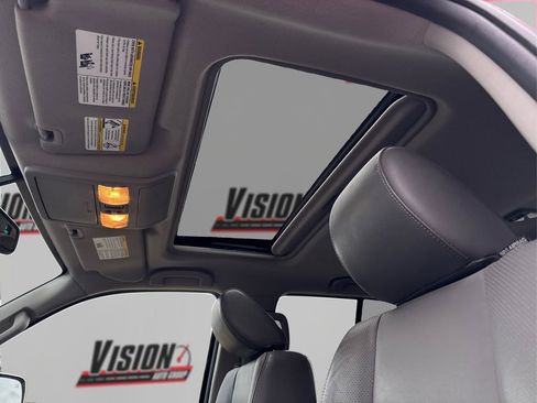 Used 2015 Nissan Frontier SL image 20