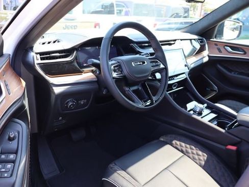 New 2026 Jeep Grand Cherokee Summit w/ Obsidian Package AWD/4WD image 16