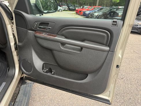 Used 2013 GMC Yukon Denali RWD image 22