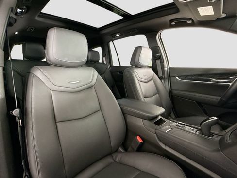 Used 2024 Cadillac XT6 Premium Luxury FWD image 14