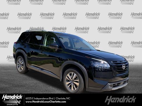 Used 2022 Nissan Pathfinder SL w/ Lighting Package (N92) AWD/4WD image 1