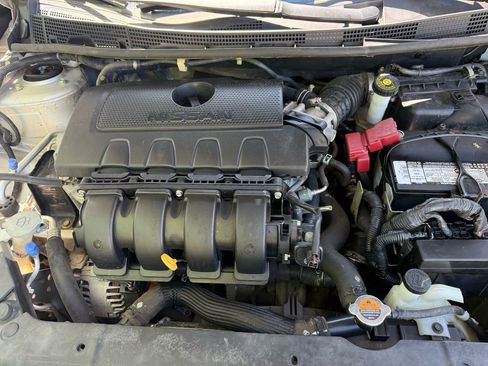 Used 2016 Nissan Sentra SV FWD image 31