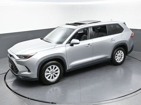 Used 2024 Toyota Grand Highlander XLE image 51