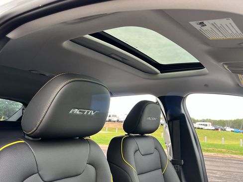 New 2026 Chevrolet Trax ACTIV w/ Sunroof Package image 29