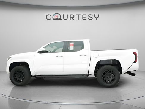 Certified 2024 Toyota Tacoma SR5 w/ SR5 Upgrade Package image 5