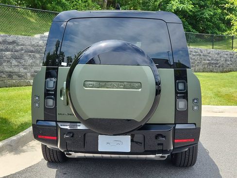 New 2026 Land Rover Defender 130 X-Dynamic SE AWD/4WD image 7