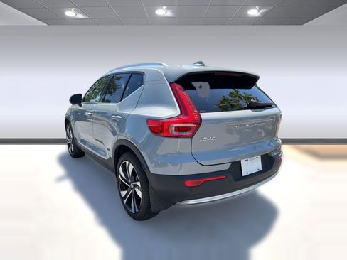 Used 2024 Volvo XC40 B5 Plus w/ Protection Package Premier AWD/4WD image 3