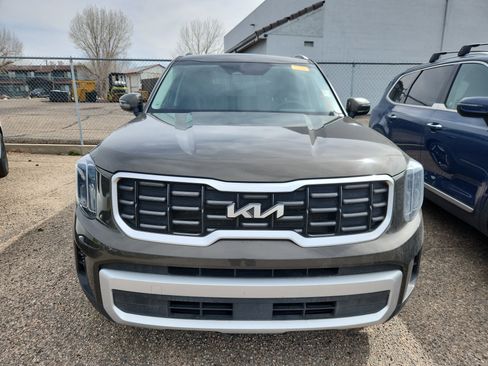 Used 2025 Kia Telluride S image 2