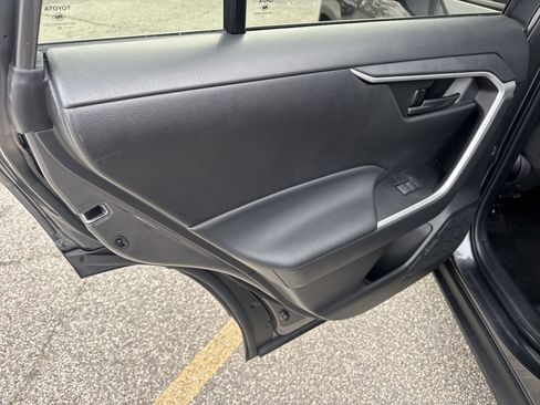 Used 2022 Toyota RAV4 LE image 21