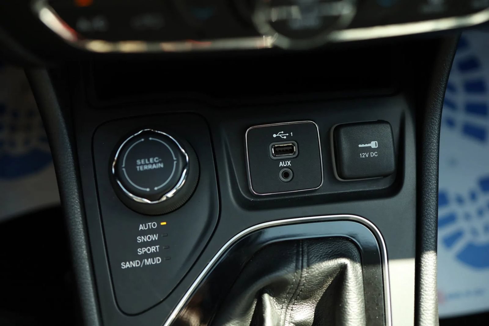 Used 2020 Jeep Cherokee Limited AWD/4WD image 23