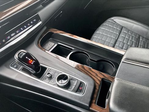 Used 2024 Cadillac Escalade ESV Sport Platinum w/ LPO, ONYX Package AWD/4WD image 16