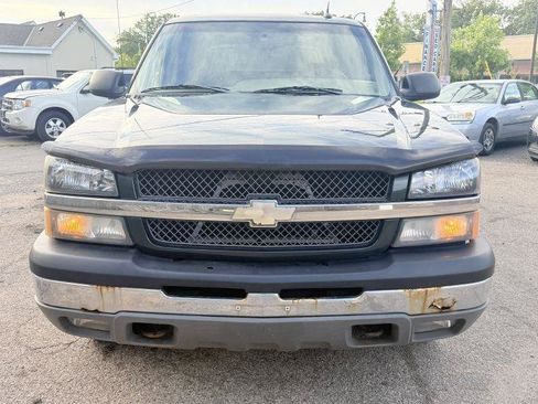 Used 2004 Chevrolet Avalanche 4x4 image 3