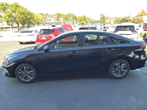 Used 2024 Kia Forte LXS FWD image 3
