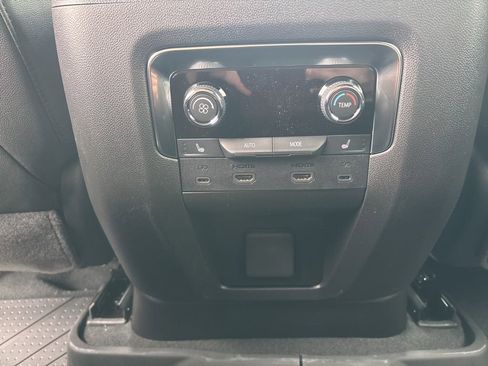 New 2026 Chevrolet Tahoe Premier image 13