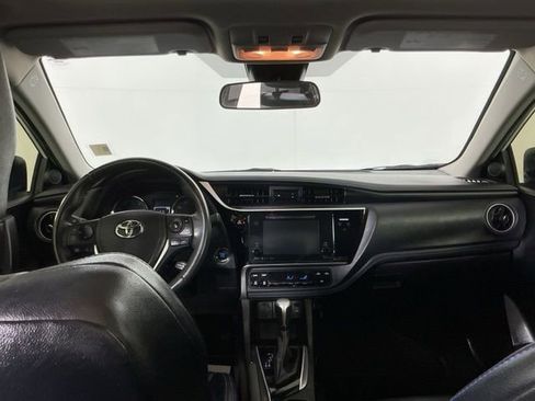 Used 2017 Toyota Corolla XSE image 24